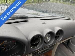 Image 18/46 of Mercedes-Benz 560 SL (1986)