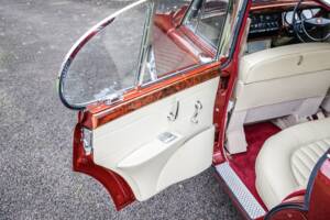 Image 33/42 of Jaguar Mk II 3.8 (1962)