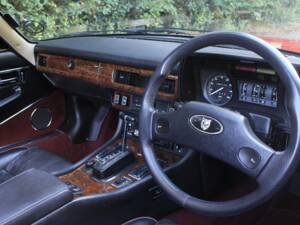 Image 9/20 of Jaguar XJS 5.3 V12 (1989)