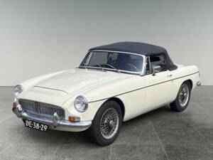 Bild 1/41 von MG MGC (1969)