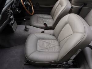 Bild 12/17 von Aston Martin DB 6 Volante (1967)