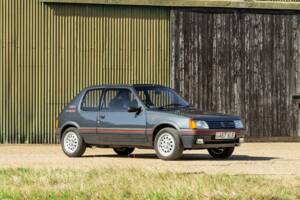 Imagen 30/50 de Peugeot 205 GTi 1.6 (1989)