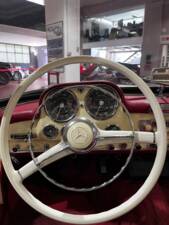Image 10/58 of Mercedes-Benz 190 SL (1955)