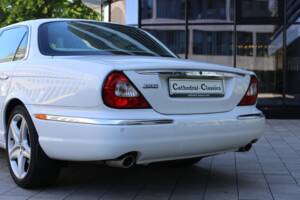 Imagen 14/77 de Jaguar XJ 8 4.2 (2005)