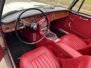 Immagine 2/8 di Austin-Healey 3000 Mk III (BJ8) (1964)