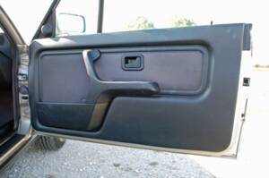 Afbeelding 14/25 van BMW 320i (1990)