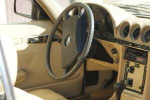 Immagine 36/50 di Mercedes-Benz 280 SLC (1976)