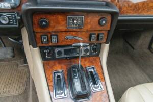 Image 20/50 of Jaguar XJ 12 (1987)