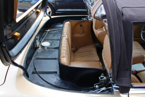 Image 17/26 of Mercedes-Benz 280 SL (1980)