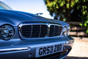 Image 26/50 of Jaguar XJ 8 4.2 (2003)