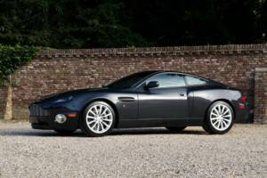 Image 17/50 of Aston Martin V12 Vanquish (2003)