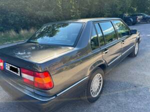 Bild 3/12 von Volvo 960 3.0i (1992)