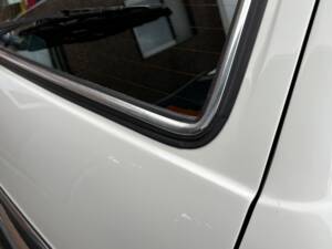Image 57/66 of Mercedes-Benz 200 T (1984)