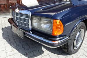 Bild 36/57 von Mercedes-Benz 230 CE (1980)