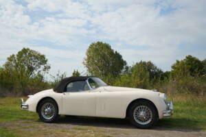 Immagine 32/58 di Jaguar XK 150 3.4 S OTS (1958)