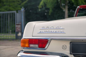 Image 21/60 of Mercedes-Benz 230 SL (1967)