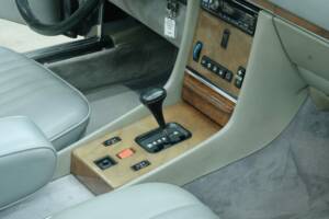 Image 33/50 de Mercedes-Benz 560 SL (1988)