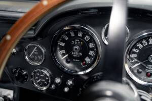 Image 58/79 of Aston Martin DB 6 (1968)