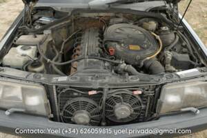 Image 39/41 of Mercedes-Benz 190 E 2.6 (1987)