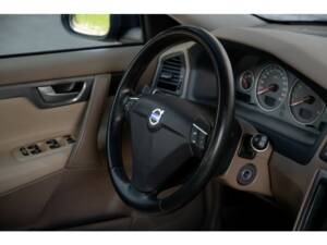 Image 16/43 of Volvo V 70 2.4 (2007)
