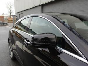 Image 19/97 of Mercedes-Benz CLS 63 AMG S 4MATIC (2013)