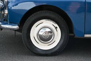 Image 11/50 of Morris Minor 1000 Traveller (1971)