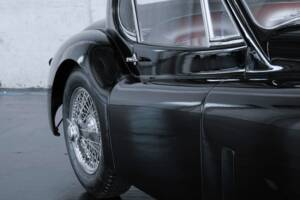 Image 39/47 de Jaguar XK 120 FHC (1954)