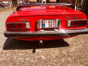 Image 6/16 of Alfa Romeo 2000 Spider Veloce (1979)