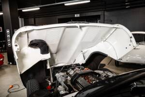 Image 41/53 de Jaguar E-Type (1970)