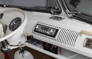 Image 26/46 of Volkswagen T1 Samba (1967)
