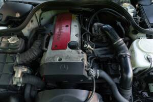 Immagine 46/50 di Mercedes-Benz C 200 Kompressor (1996)