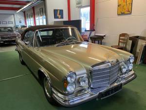Immagine 1/30 di Mercedes-Benz 280 SE 3,5 (1970)