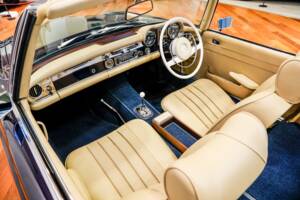 Image 19/31 de Mercedes-Benz 280 SL (1968)