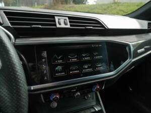 Bild 40/45 von Audi RS Q3 (1900)