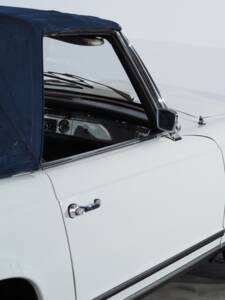 Afbeelding 30/57 van Mercedes-Benz 280 SL (1969)