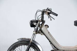 Image 18/50 of Oemmeci DUMMY (1978)