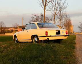 Image 3/29 of Alfa Romeo 2600 Sprint (1966)