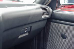 Image 22/38 of BMW 325i (1986)