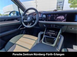Immagine 23/50 di Porsche Cayenne Turbo E-Hybrid (1900)