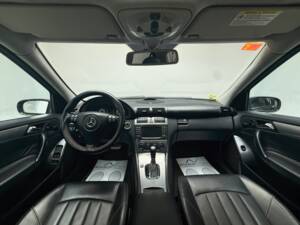 Image 20/27 of Mercedes-Benz C 55 AMG (2005)
