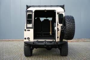 Bild 19/58 von Land Rover Defender 110 (2013)