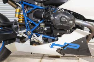 Image 24/47 of BMW HP2 Sport (2010)