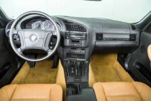 Bild 7/50 von BMW 318i (1996)