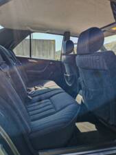 Bild 27/37 von Mercedes-Benz 200 E (1989)