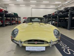 Image 2/28 de Jaguar Type E 4.2 (1965)