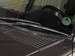 Image 18/50 of Mercedes-Benz 560 SL (1988)