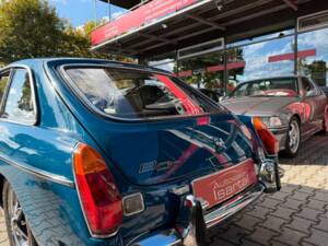 Image 7/35 de MG MGB GT (1972)