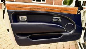 Image 31/50 of Bentley Azure (2009)