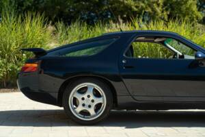 Afbeelding 36/50 van Porsche 928 GTS (1992)