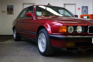 Bild 4/33 von BMW 750i (1991)